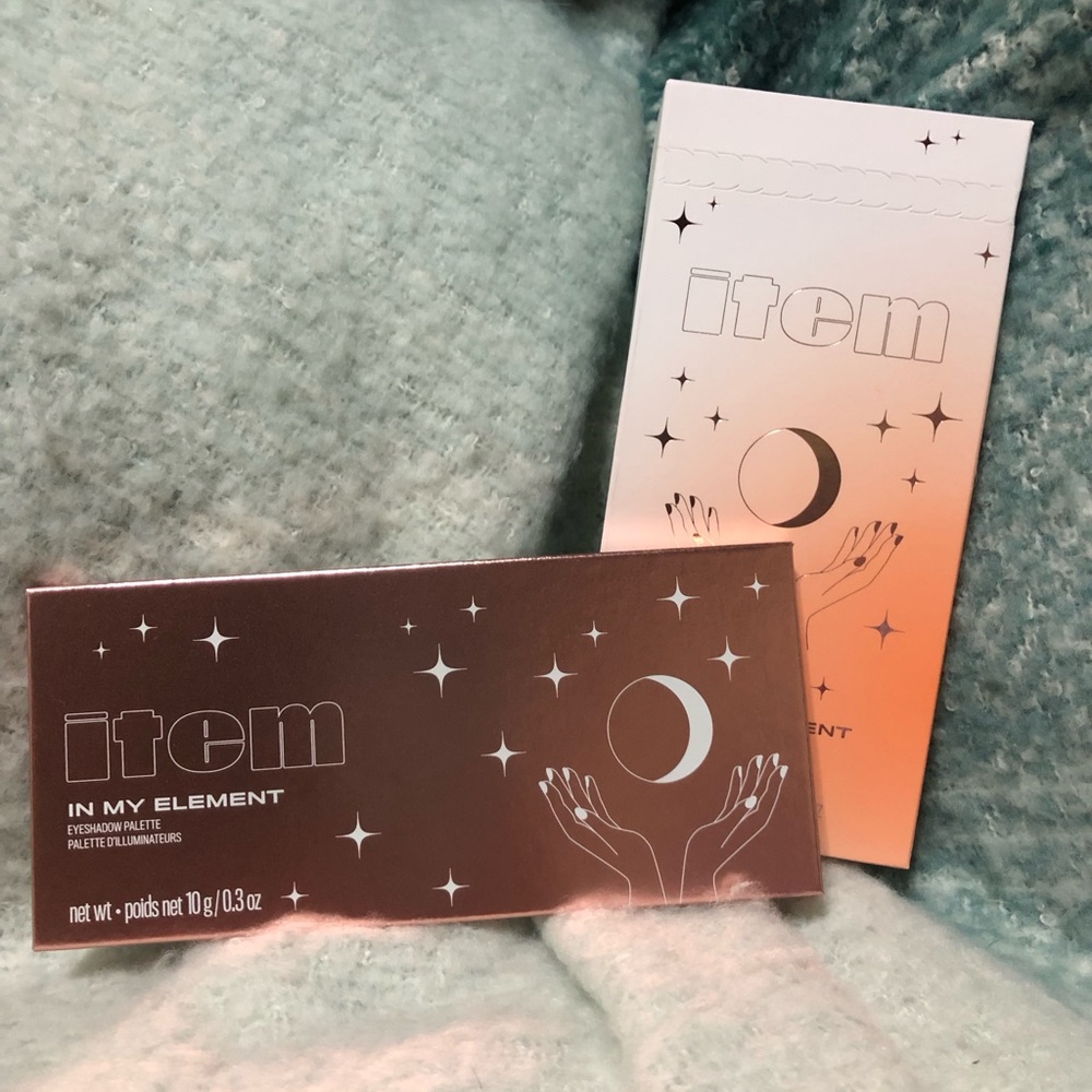 Item eyeshadow palette